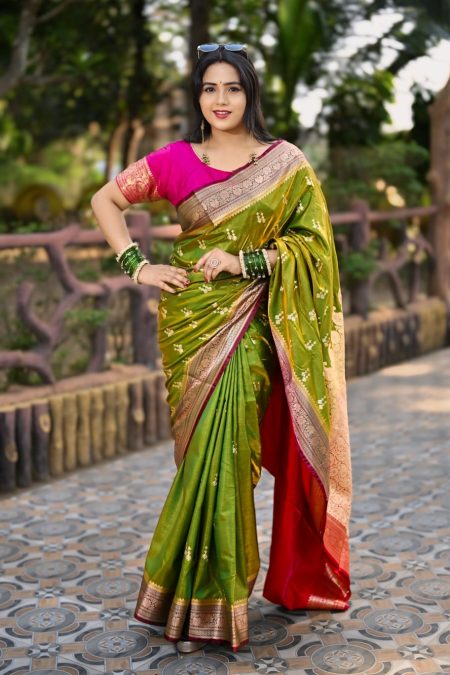 ITISKA Emerald Orchid Banarasi Saree