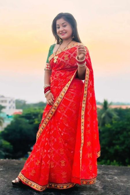 ITISKA Scarlet Bloom Heritage Saree