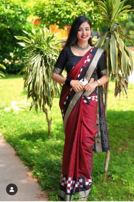 ITISKA Crimson Elegance Heritage Saree